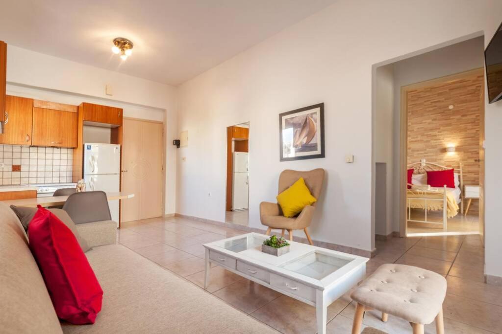 Jenny'S Flat Near The Sea Apartment Galatás Екстериор снимка